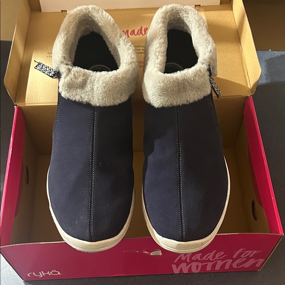 Ryka Water Repellent Suede Faux Fur Ankle Boots - Anchorage Academy Blue 11W - Picture 1 of 5